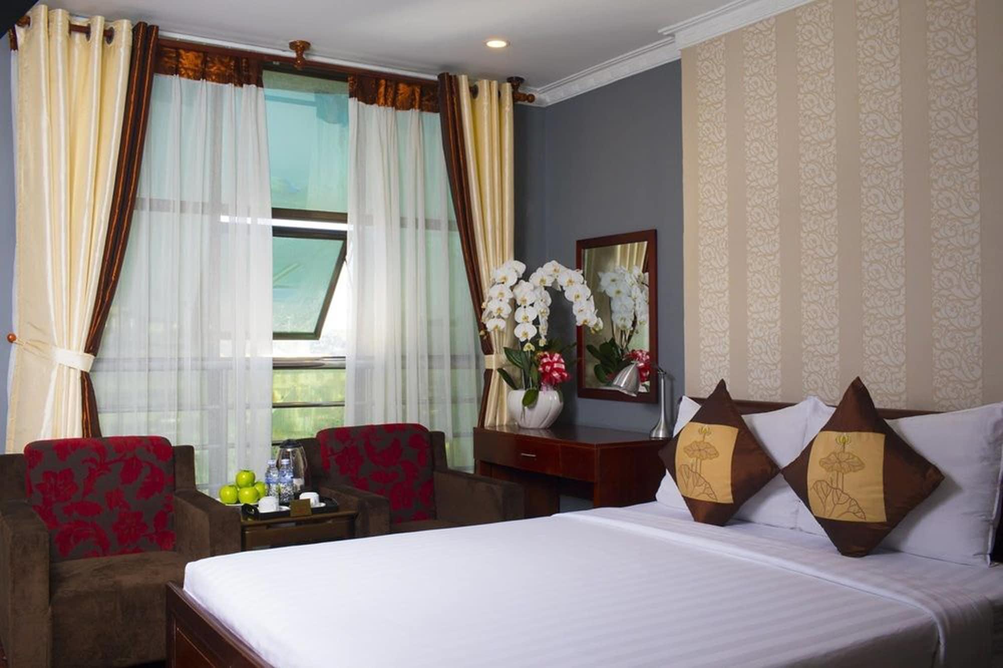 Good Vibes Central Hotel Хошимин Екстериор снимка