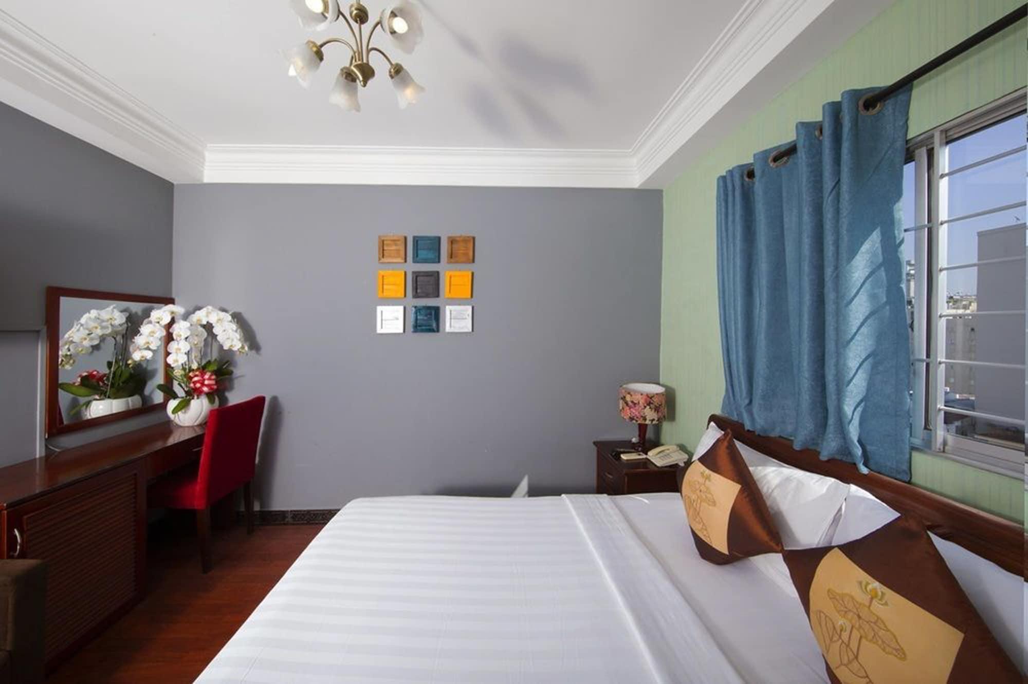 Good Vibes Central Hotel Хошимин Екстериор снимка