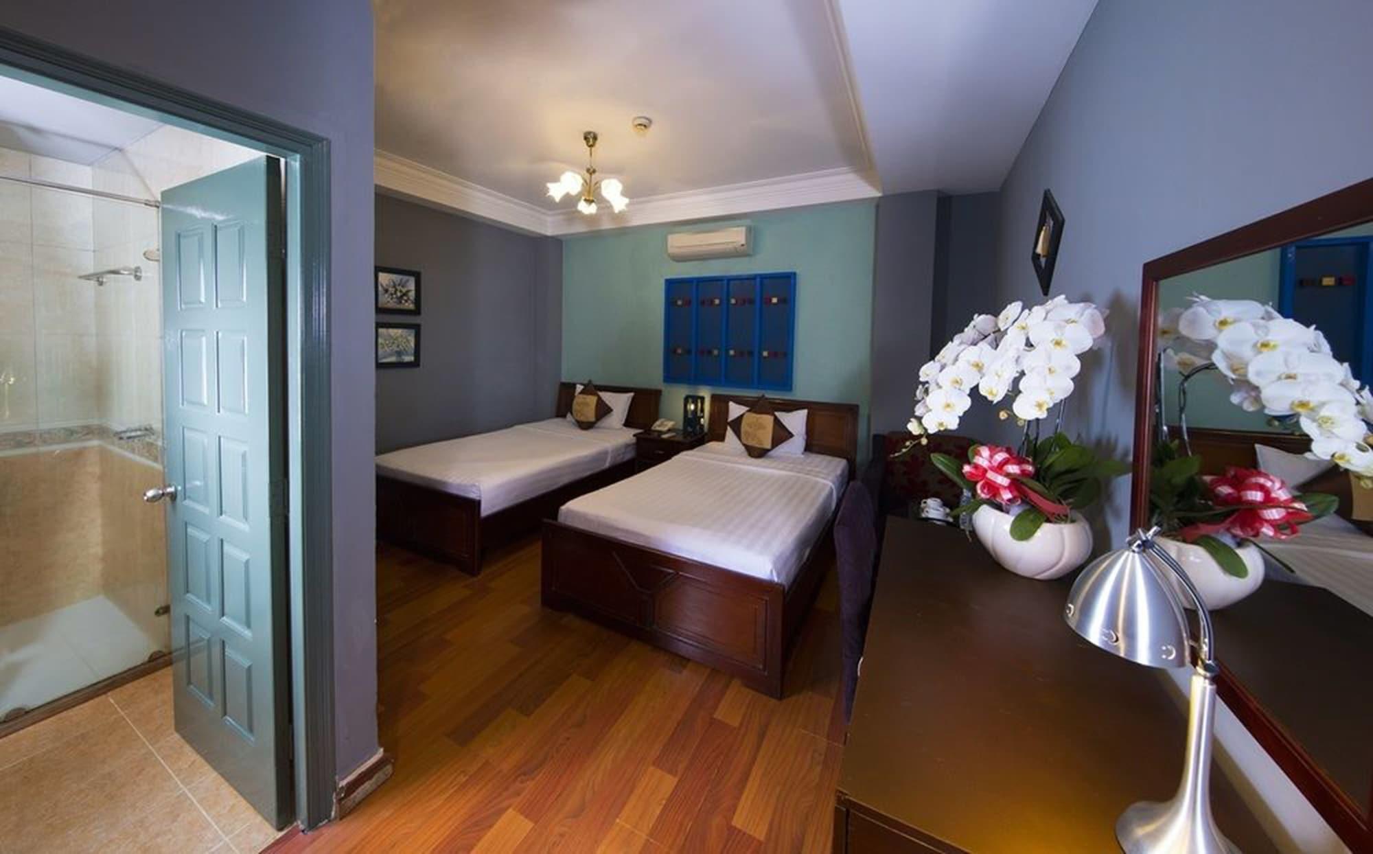 Good Vibes Central Hotel Хошимин Екстериор снимка