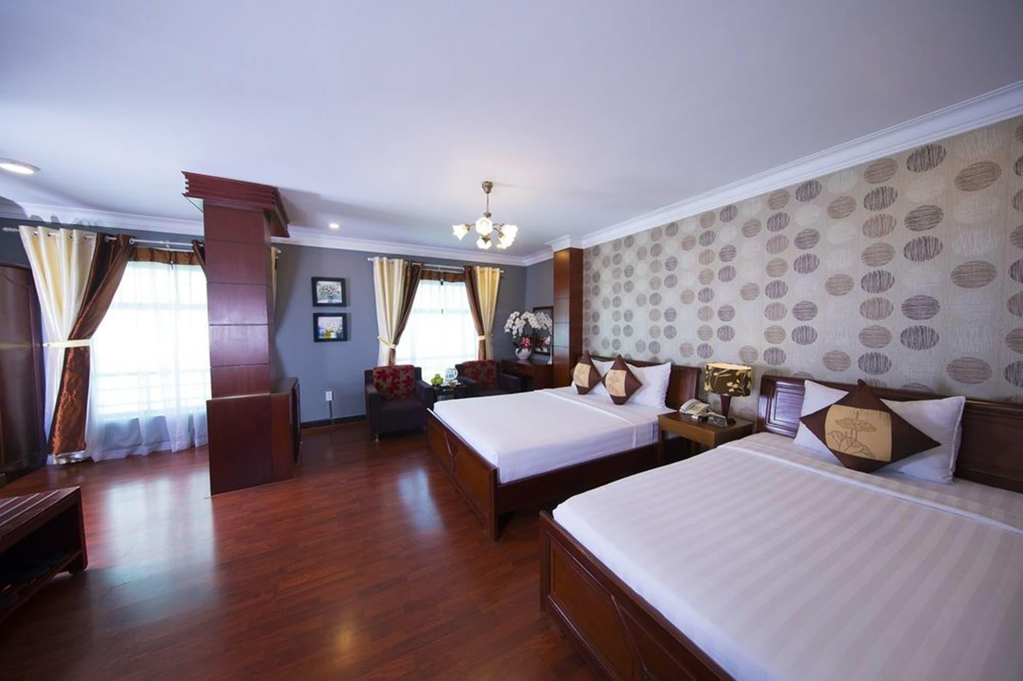 Good Vibes Central Hotel Хошимин Екстериор снимка
