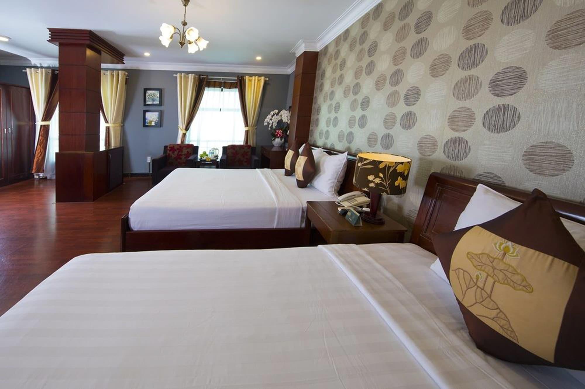Good Vibes Central Hotel Хошимин Екстериор снимка