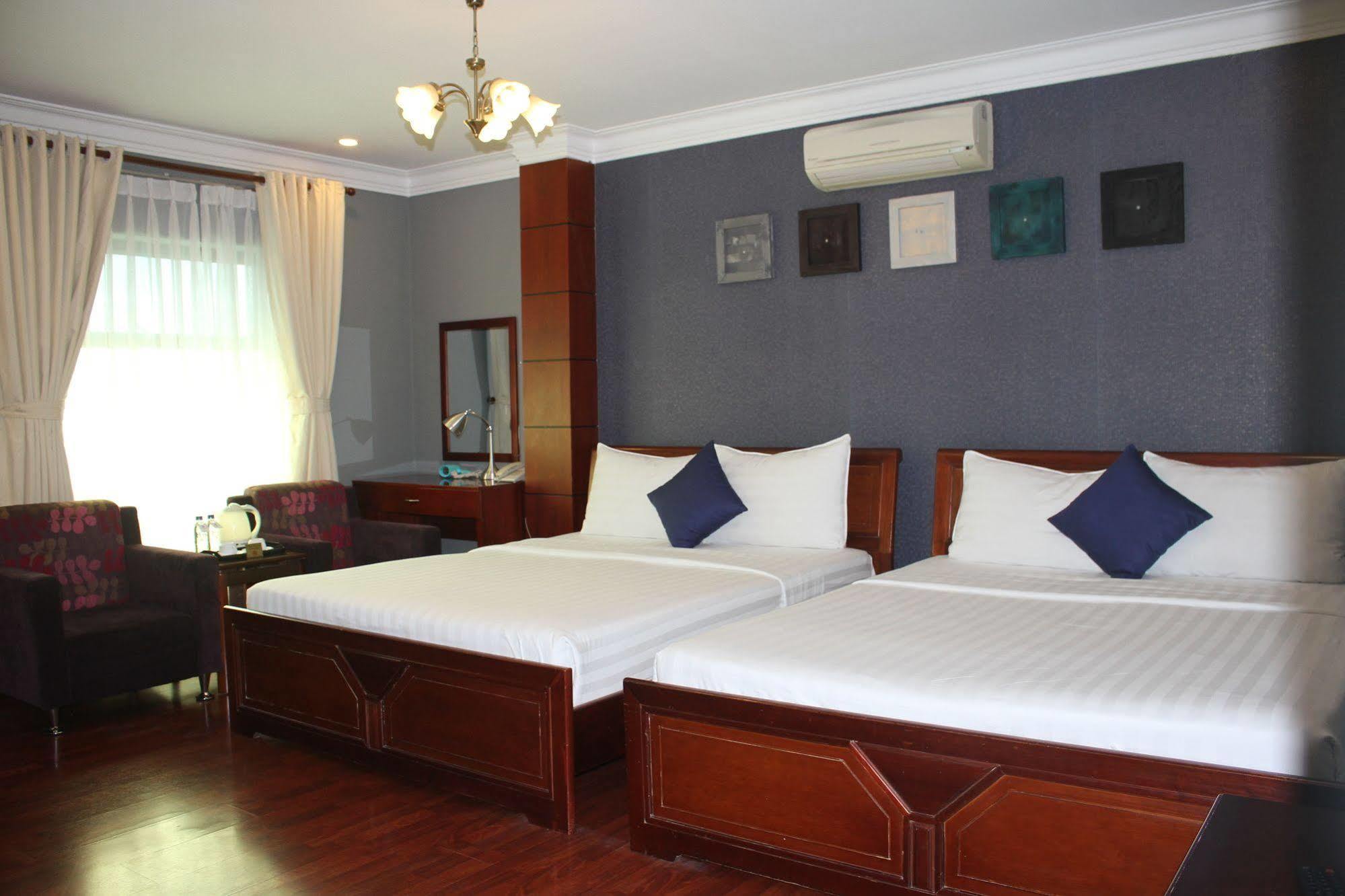 Good Vibes Central Hotel Хошимин Екстериор снимка